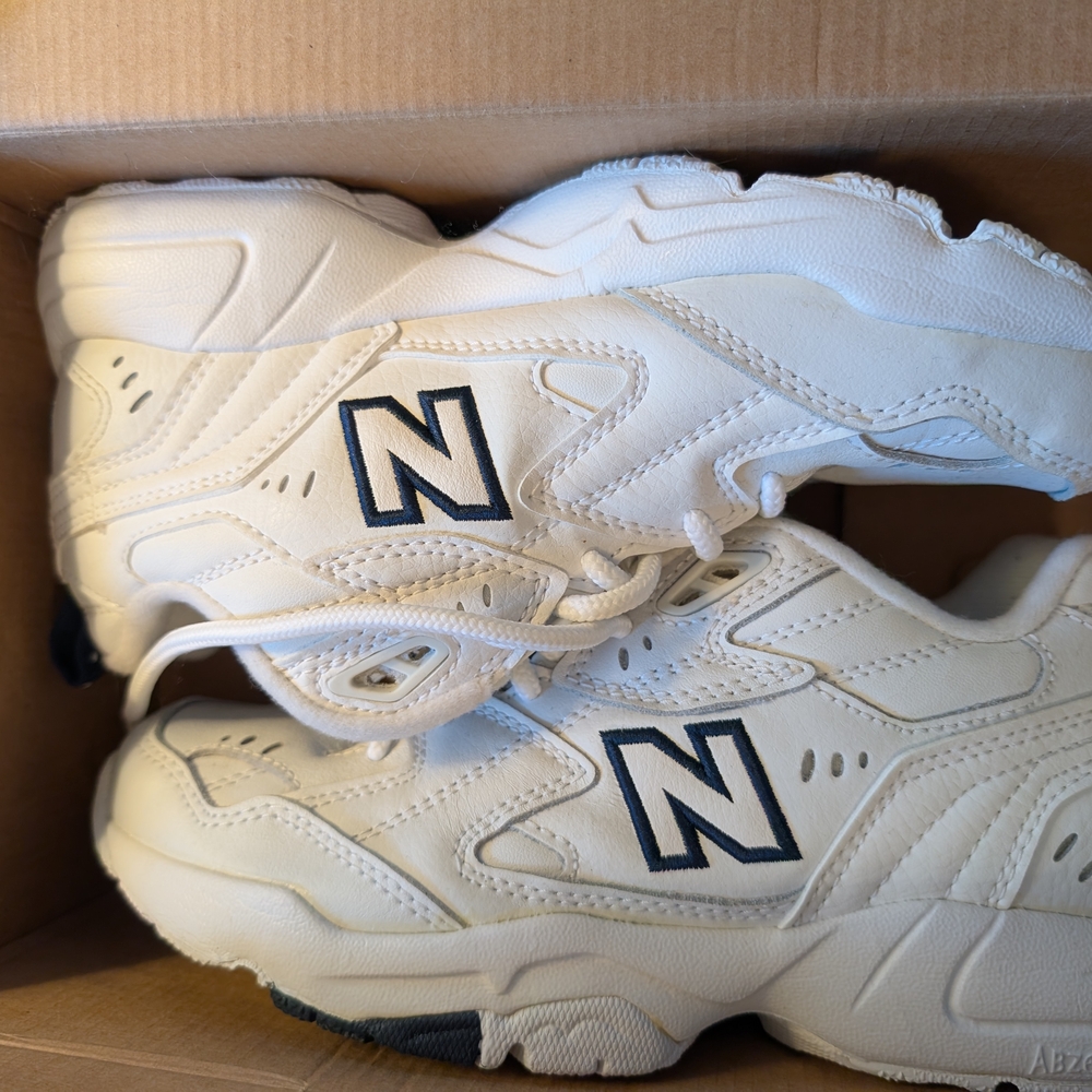 New Balance 608 White / Navy Woman's Sneakers, Size 7 Narrow